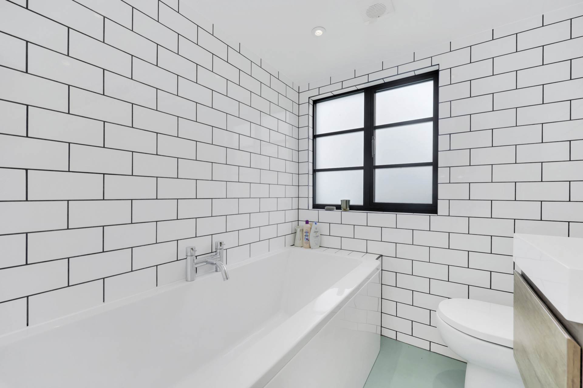 Overton Road, Leyton, E10, Image 44