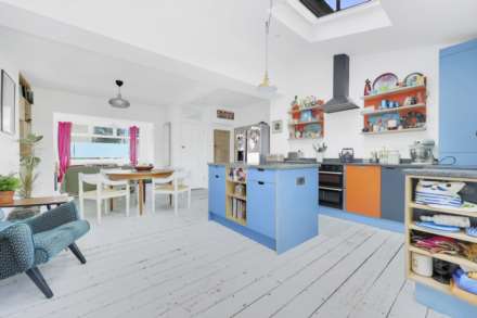 Overton Road, Leyton, E10, Image 10