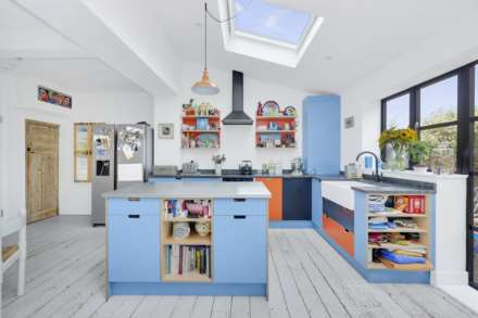 Overton Road, Leyton, E10, Image 13