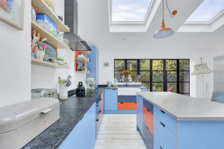 Overton Road, Leyton, E10, Image 15
