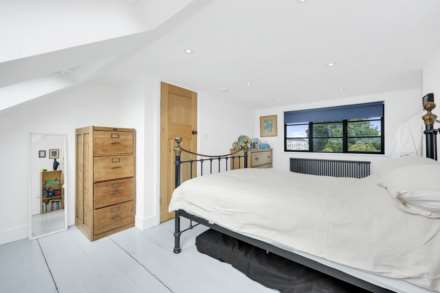 Overton Road, Leyton, E10, Image 39
