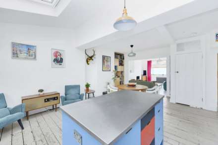 Overton Road, Leyton, E10, Image 9
