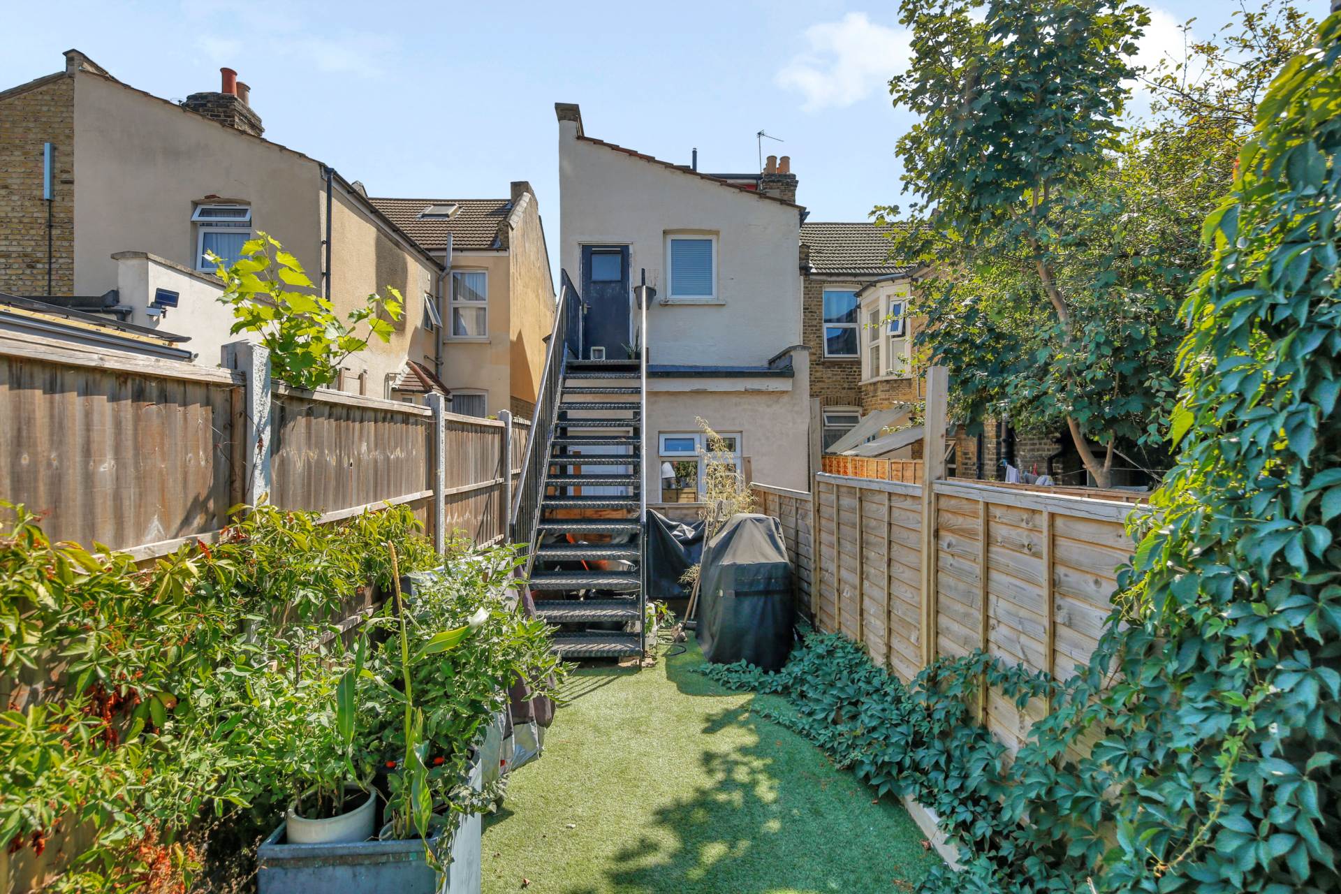 Claude Rd, Leyton, E10, Image 17