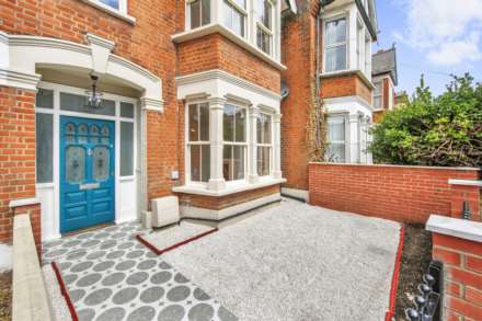 4 Bedroom House, Twickenham Road, London, E11