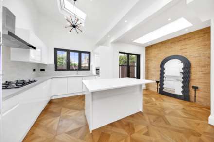 Twickenham Road, London, E11, Image 9