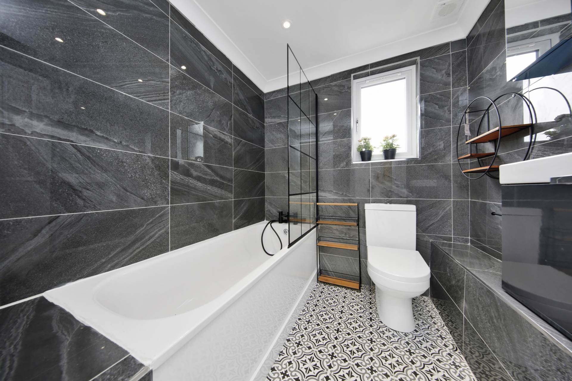 Canterbury Road, Leyton, E10, Image 14