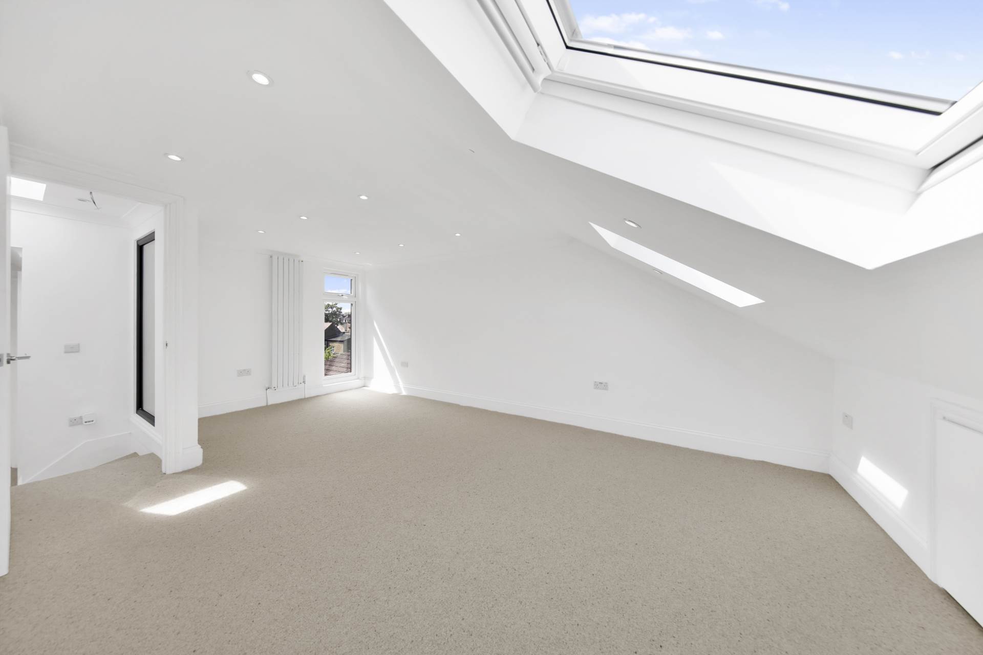 Canterbury Road, Leyton, E10, Image 16