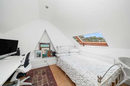 Thornhill Road, Leyton, E10, Image 29