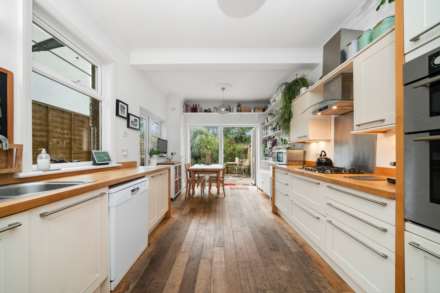 Thornhill Road, Leyton, E10, Image 7