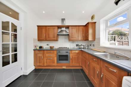 Vicarage Road, Leyton, E10, Image 20