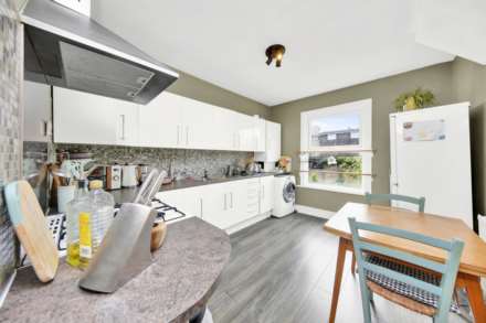 Simmonds Road, Leyton, E10, Image 12