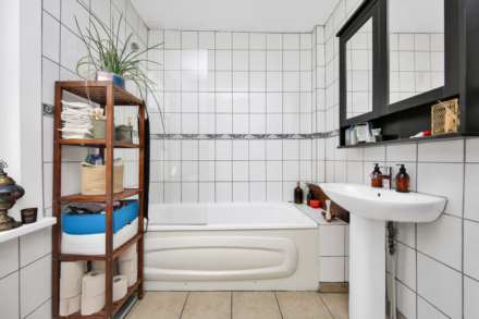 Simmonds Road, Leyton, E10, Image 8