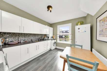 Simmonds Road, Leyton, E10, Image 9