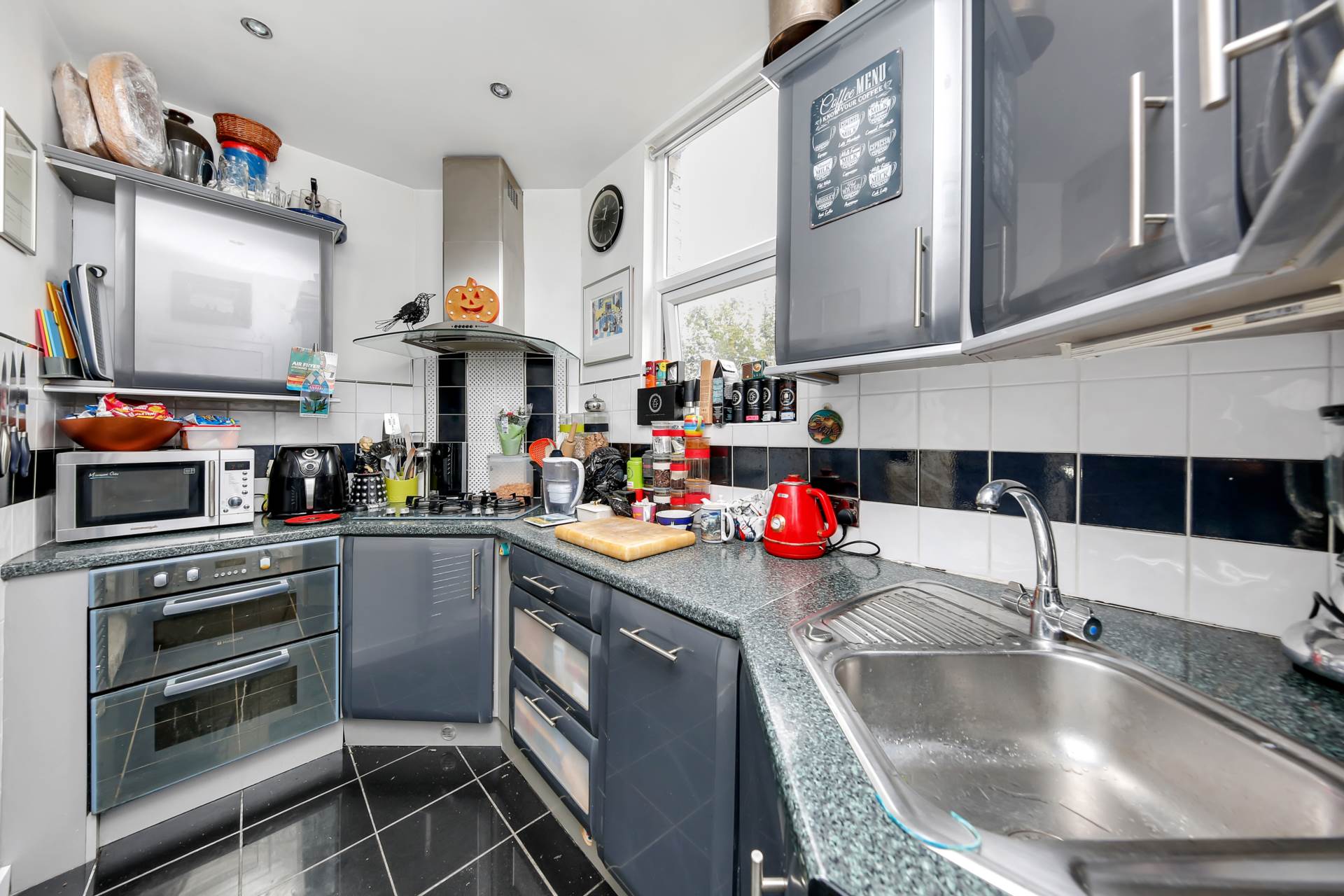 Huxley Road, Leyton, E10, Image 8