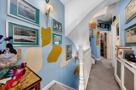 Huxley Road, Leyton, E10, Image 13