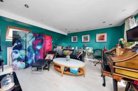 Huxley Road, Leyton, E10, Image 14