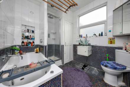 Huxley Road, Leyton, E10, Image 9