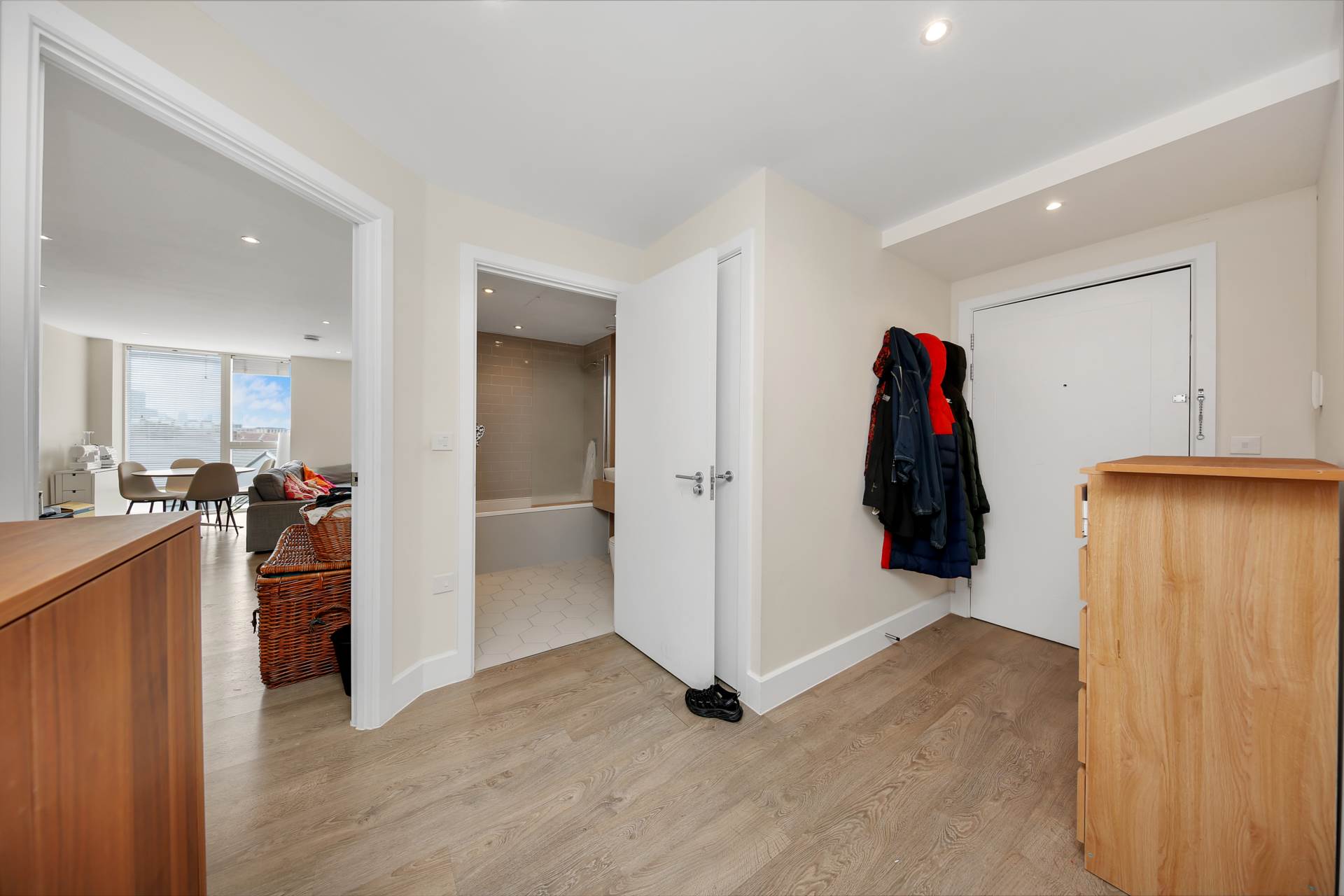 Ruckholt Road, Leyton, E10, Image 10