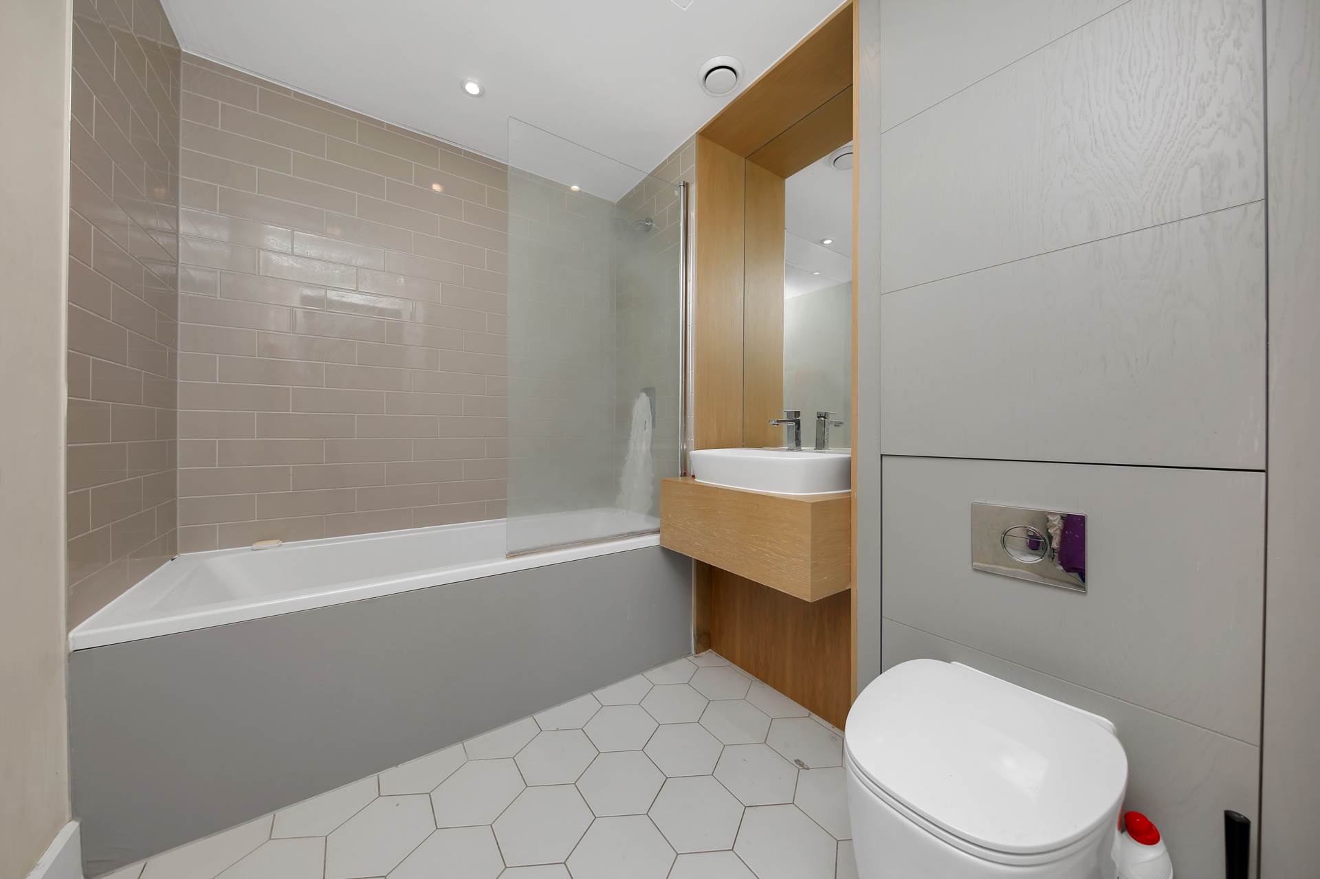 Ruckholt Road, Leyton, E10, Image 11