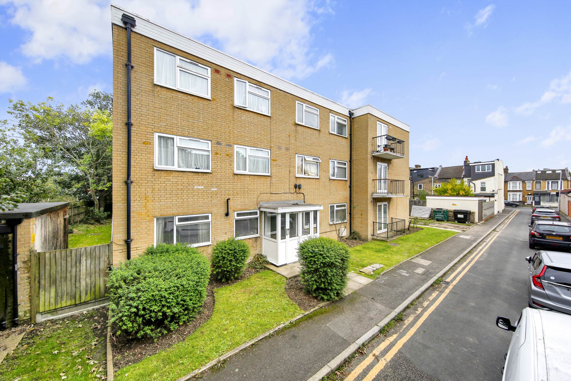 Queens Drive, Leyton, E10, Image 1