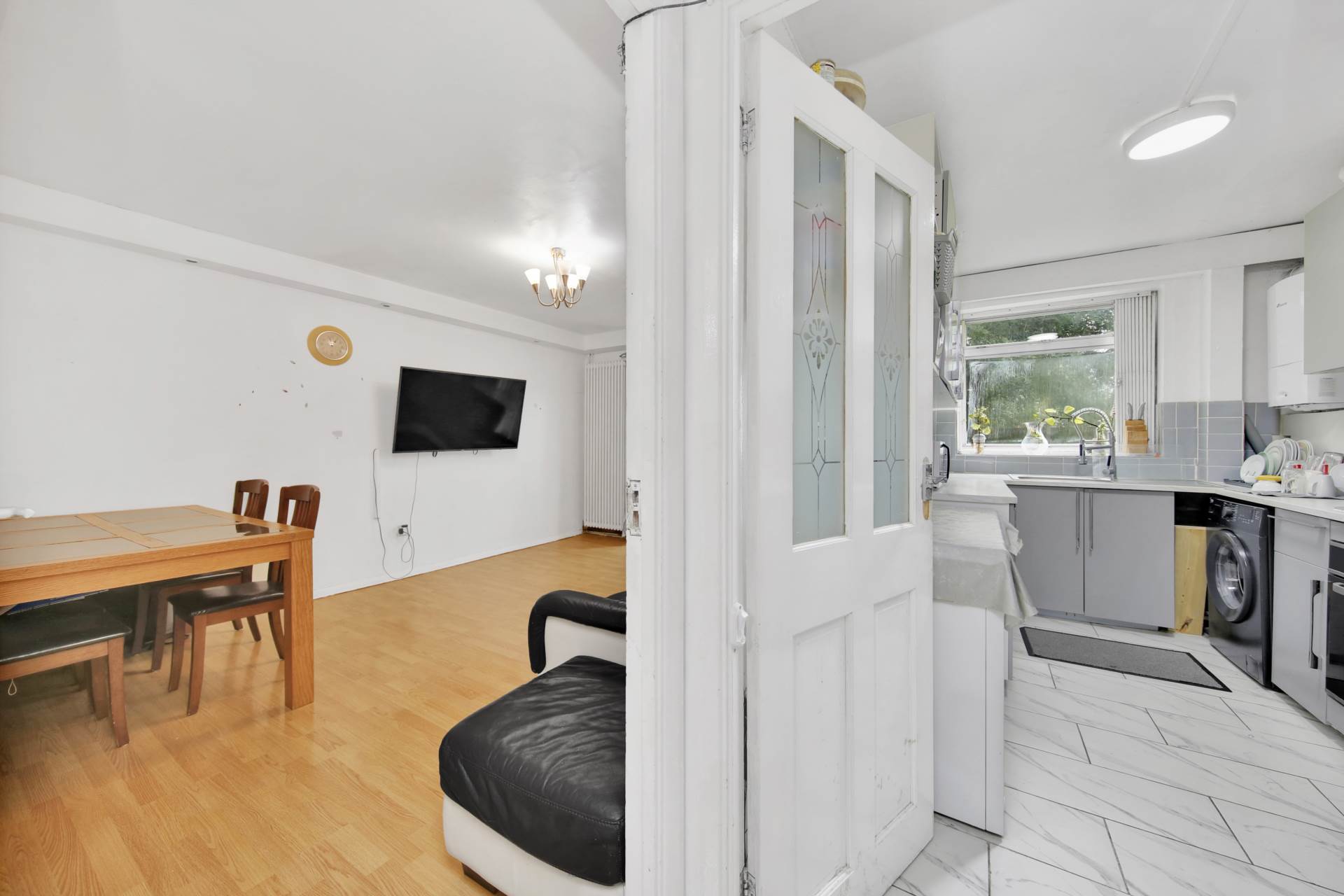Queens Drive, Leyton, E10, Image 11