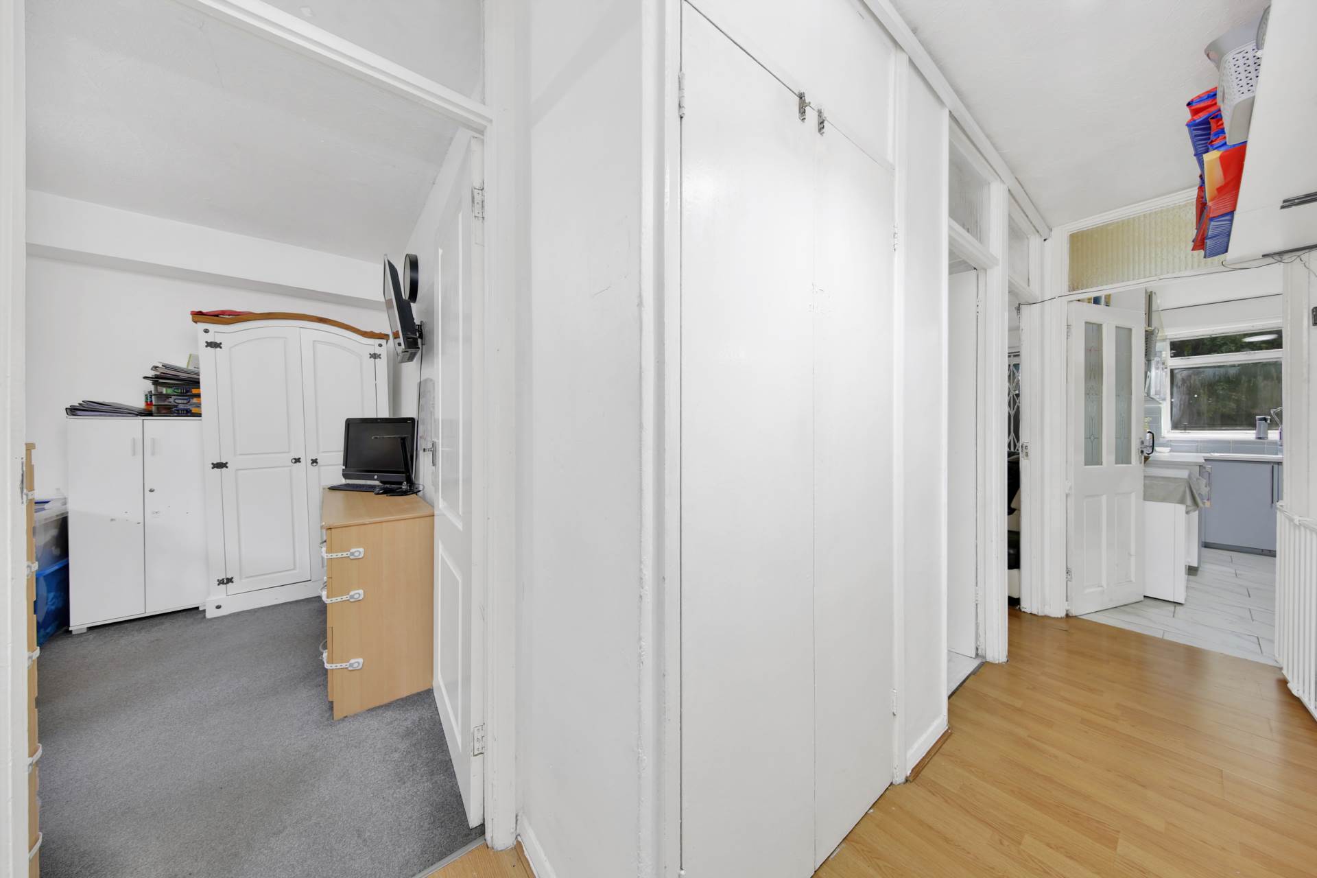 Queens Drive, Leyton, E10, Image 15
