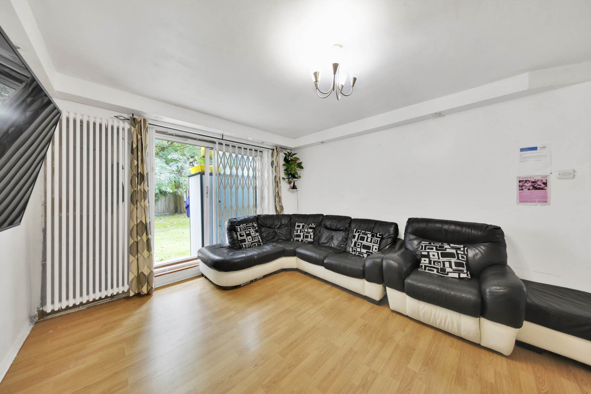 Queens Drive, Leyton, E10, Image 2