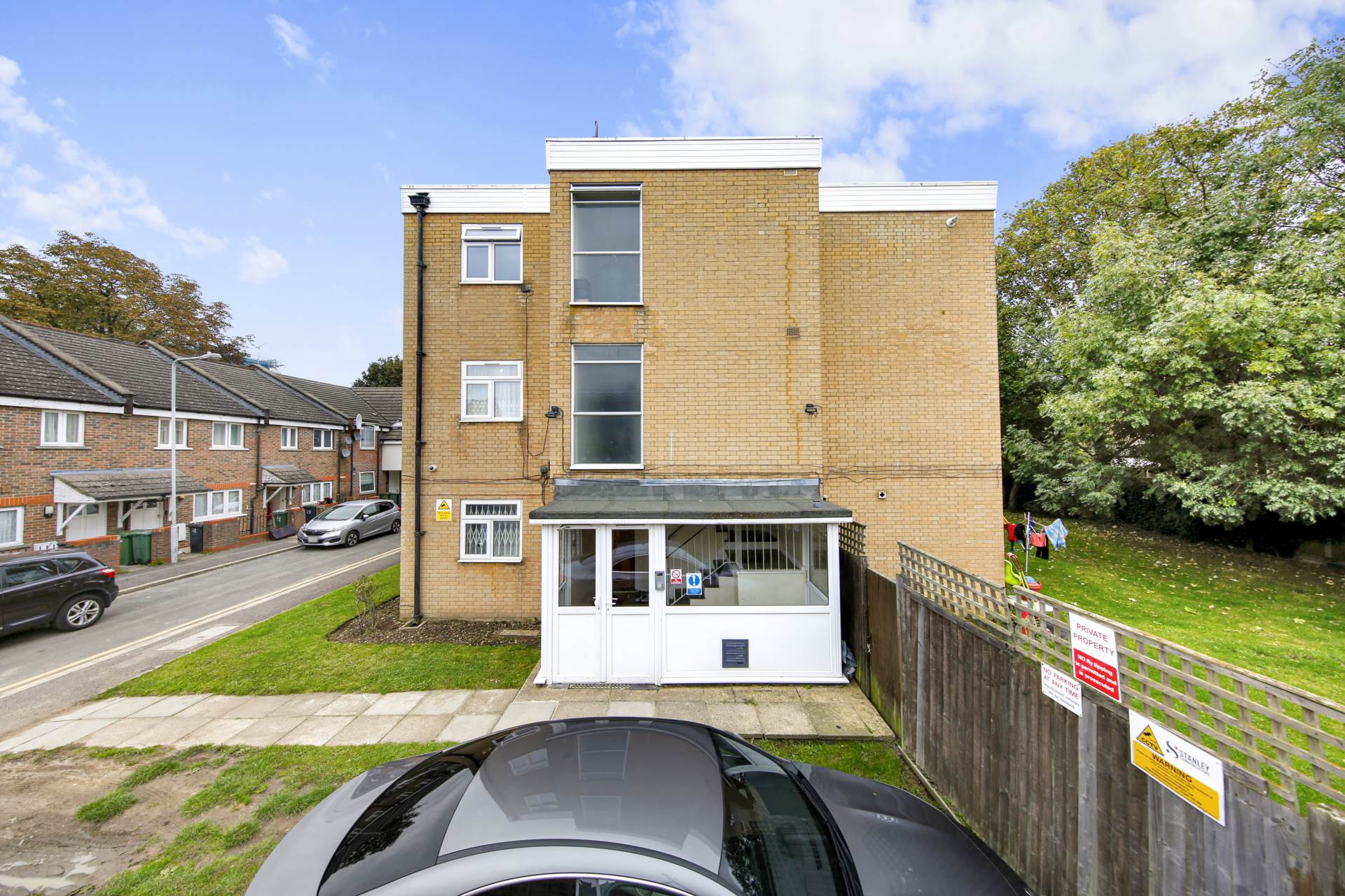 Queens Drive, Leyton, E10, Image 26