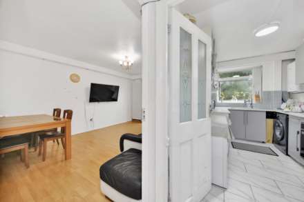 Queens Drive, Leyton, E10, Image 11