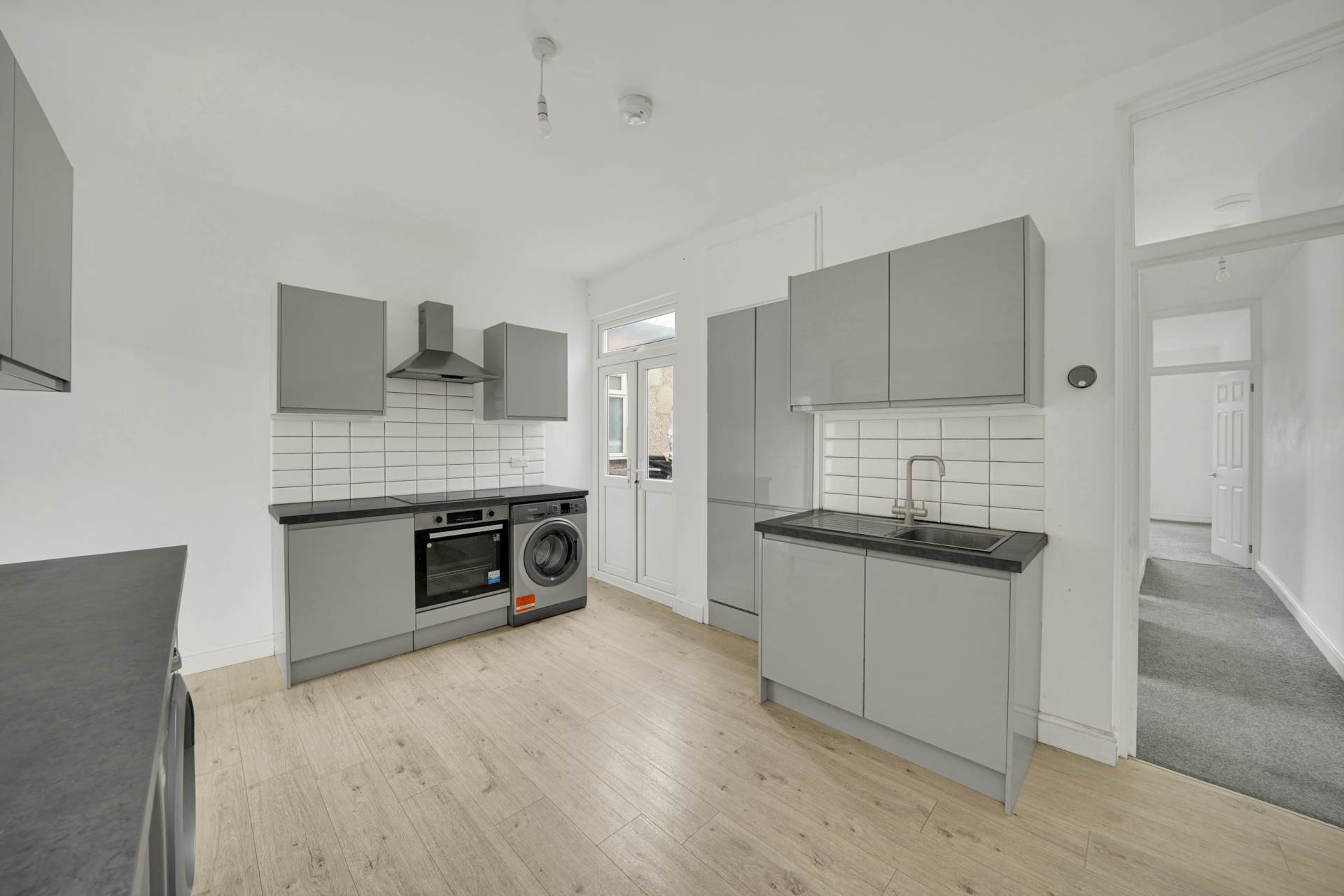 Park Road, Leyton, E10, Image 4