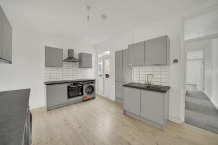 Park Road, Leyton, E10, Image 4