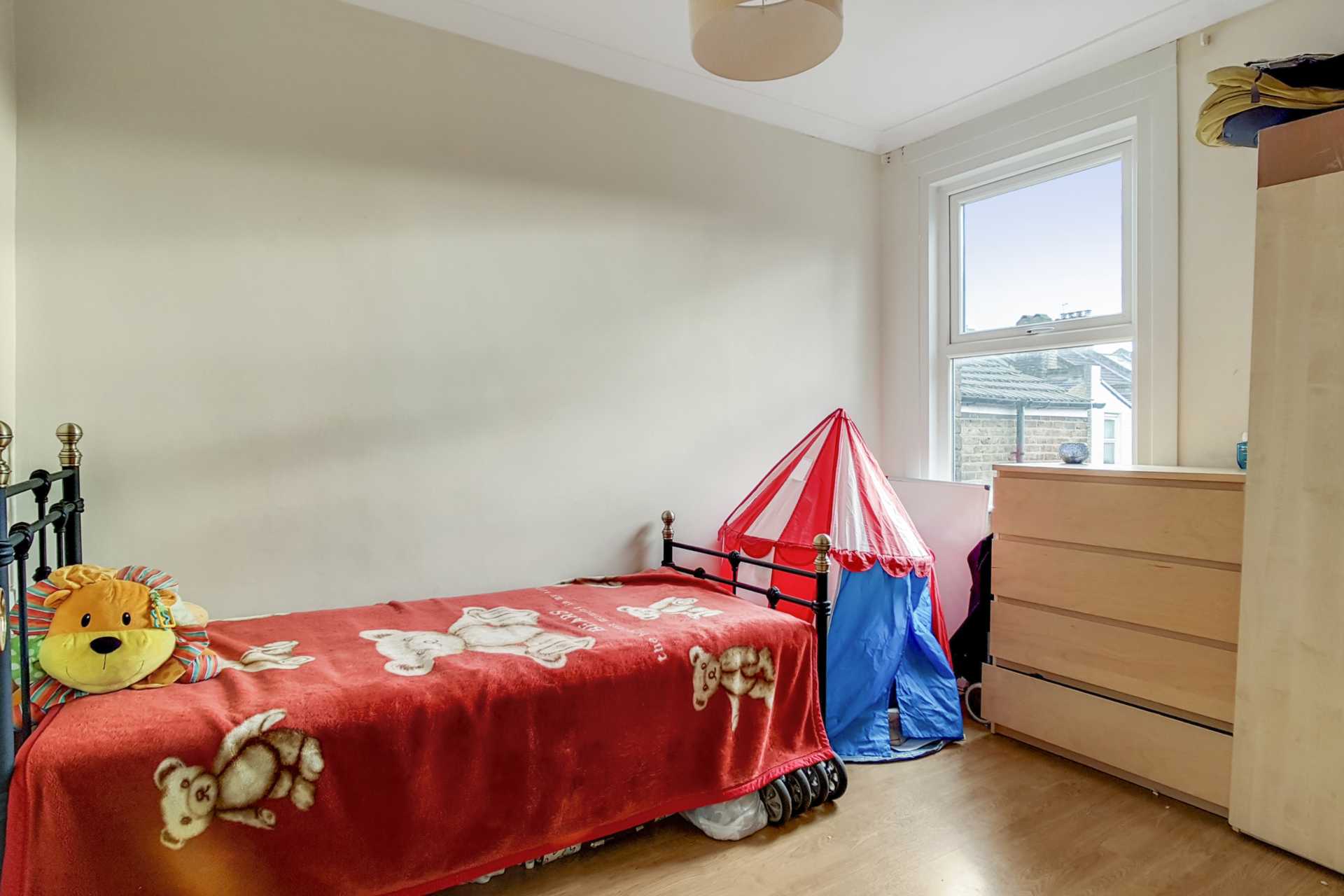 Wragby Road, London, E11, Image 21