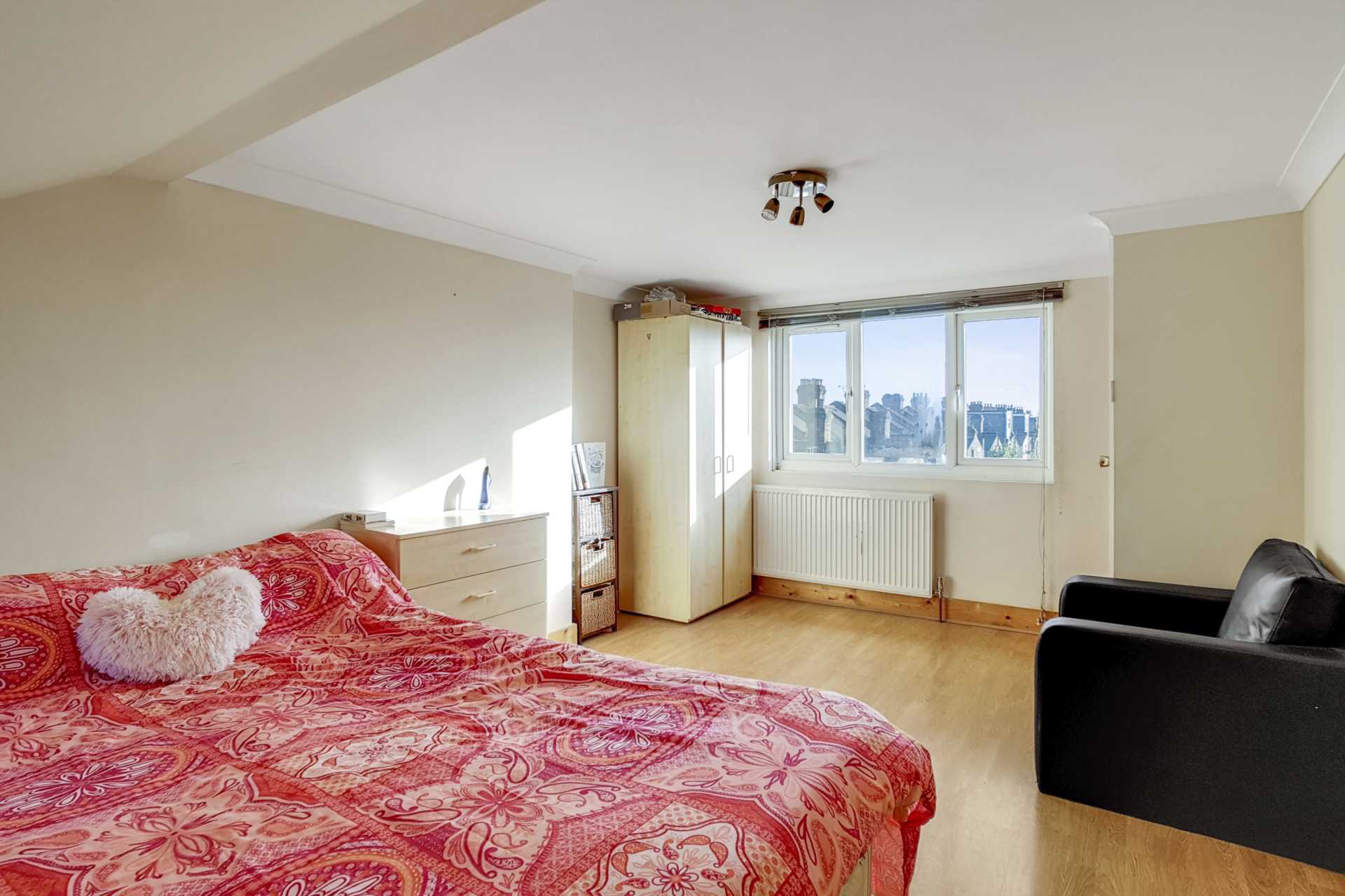 Wragby Road, London, E11, Image 24