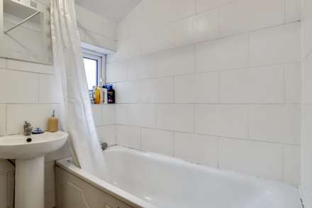 Wragby Road, London, E11, Image 22