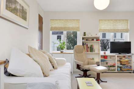 Etloe House, Leyton, E10, Image 3