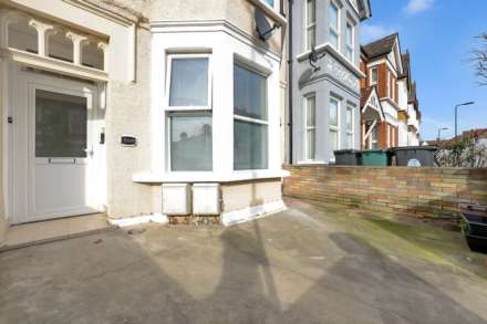 Abbotts Park Road, Leyton, E10, Image 18