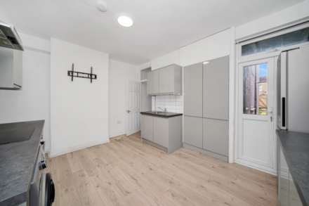 Park Road, Leyton, E10, Image 4