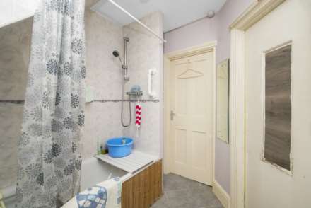 Twickenham Rd, London, Image 13