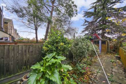 Twickenham Rd, London, Image 16