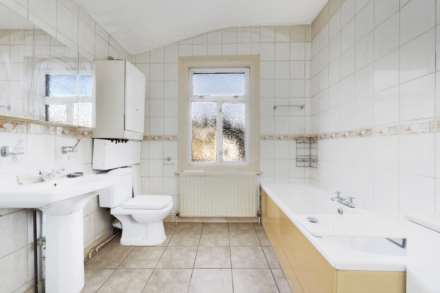 Dunedin Road, Leyton, E10, Image 17
