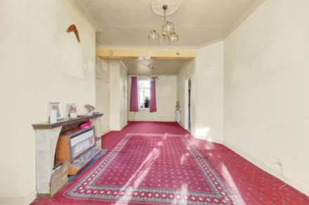 Dunedin Road, Leyton, E10, Image 4