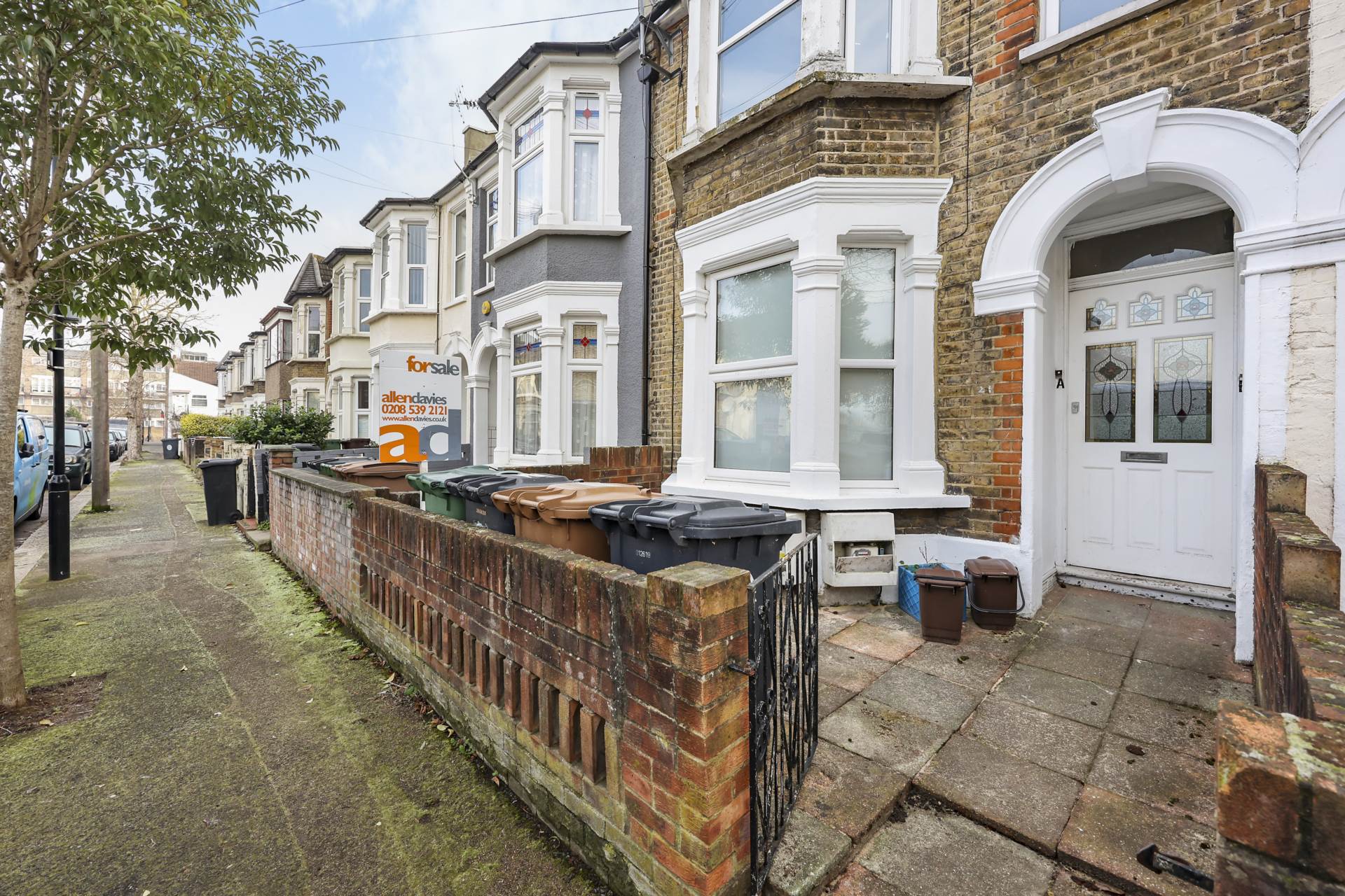 Simmonds Road, London, E10, Image 1