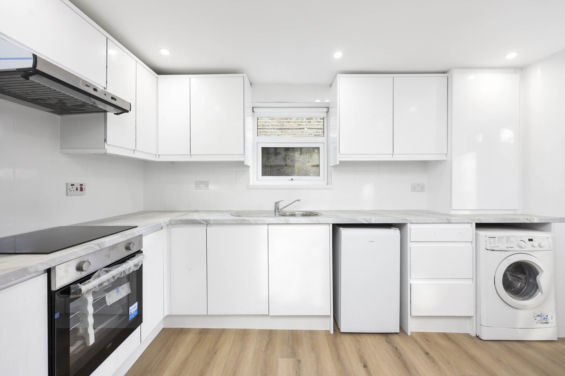 Simmonds Road, London, E10, Image 11