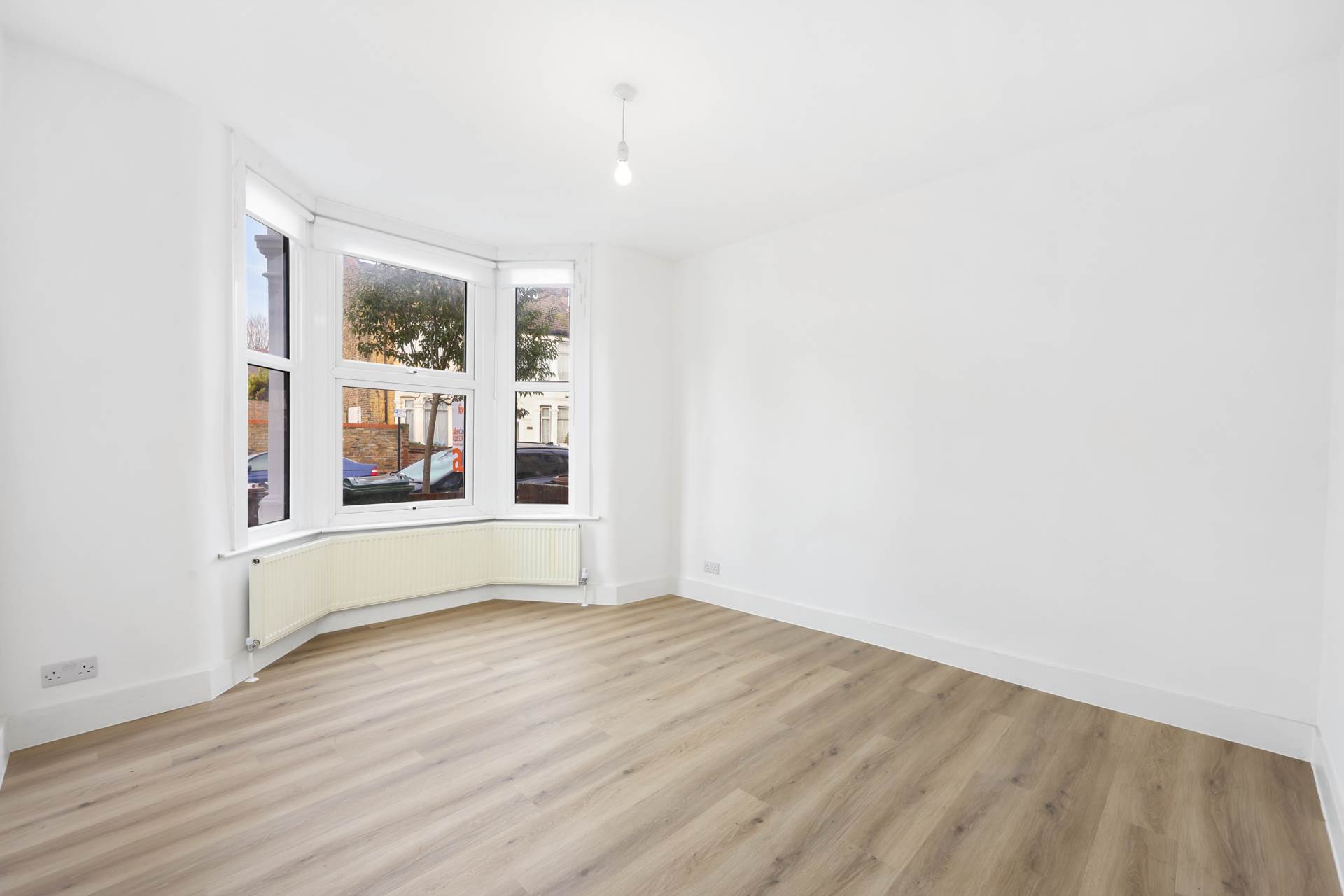 Simmonds Road, London, E10, Image 3