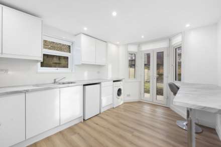 Simmonds Road, London, E10, Image 9
