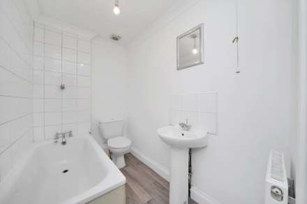 High Road, Leytonstone, E11, Image 7