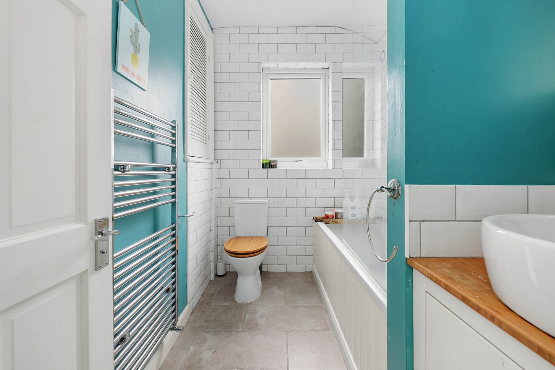 High Road, London, E10, Image 14