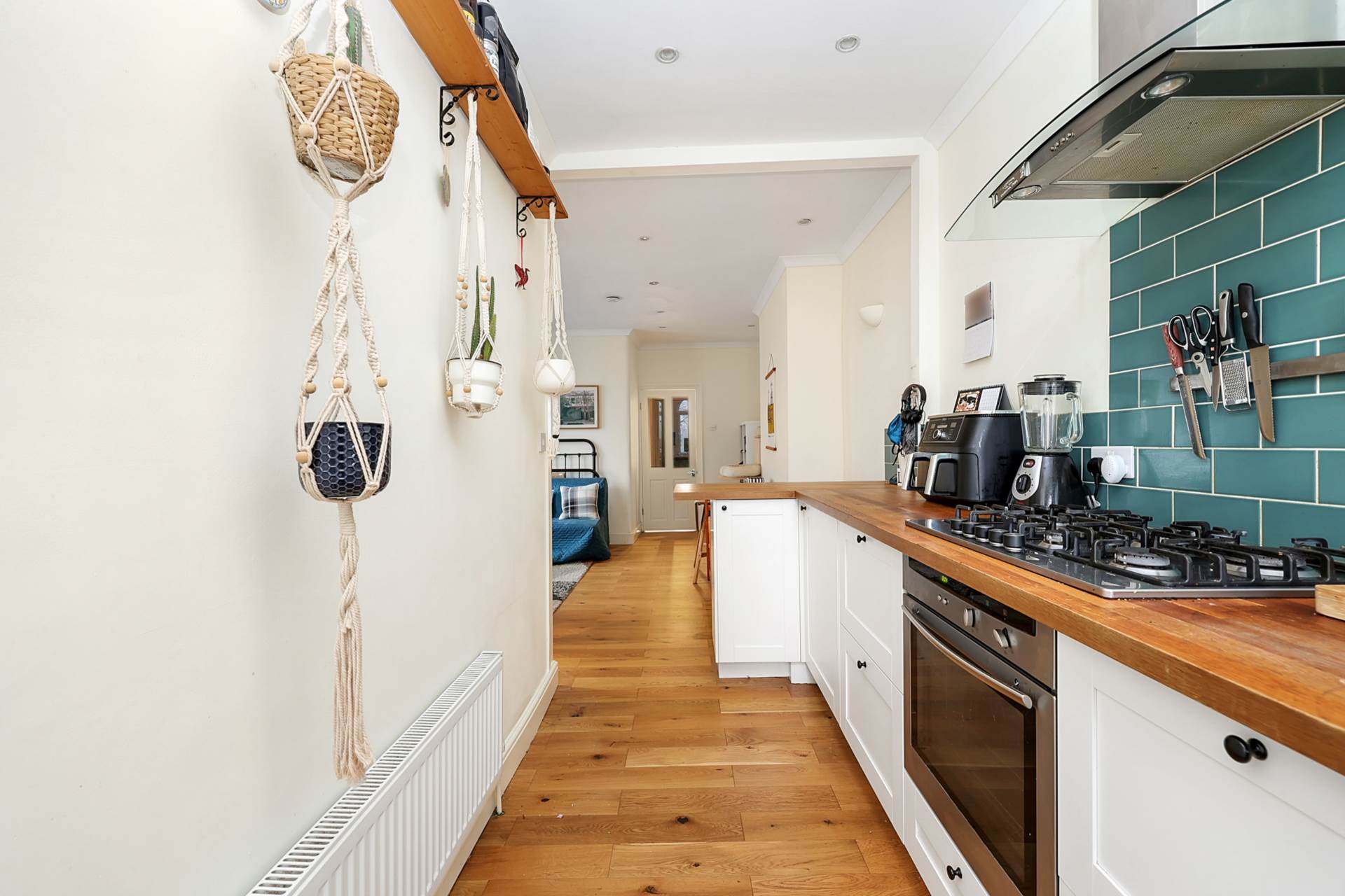 High Road, London, E10, Image 21