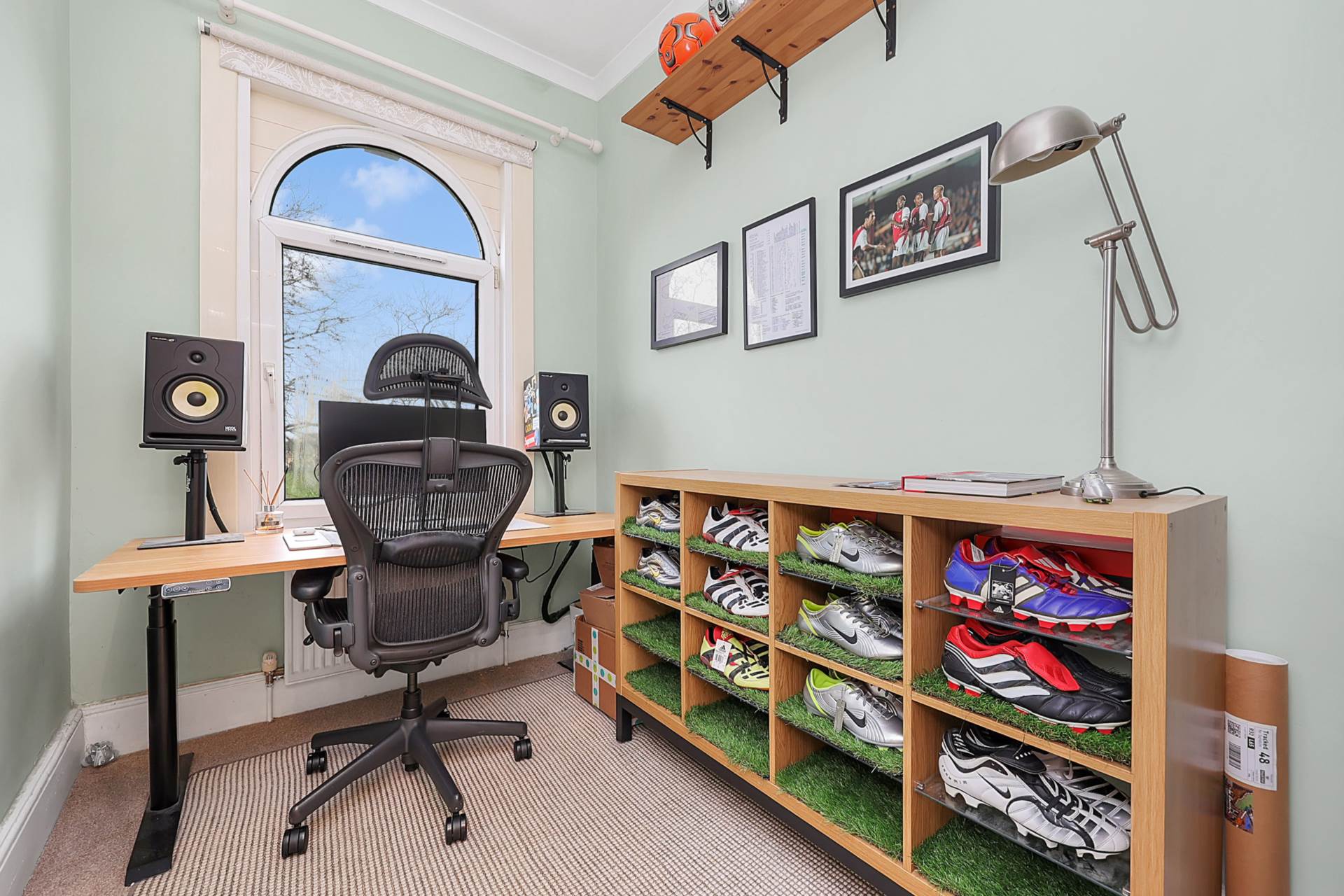 High Road, London, E10, Image 7