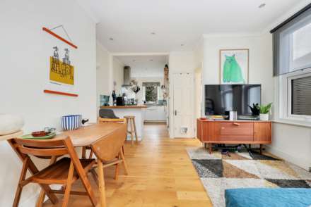 High Road, London, E10, Image 23